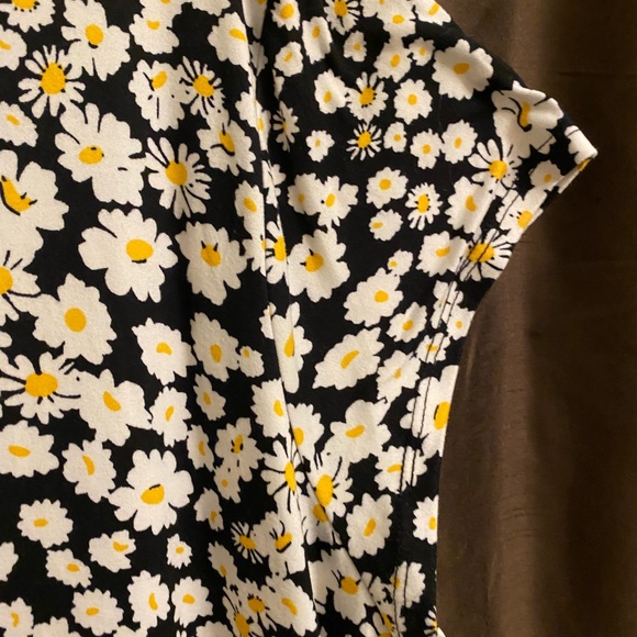 Plus Size Daisy Comfortable MIDI Dress - Picture 4 of 8